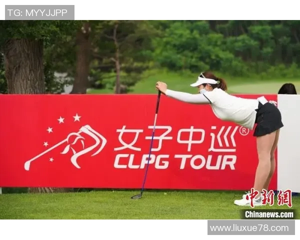 重庆攀岩队在世界攀岩锦标赛中以70分领先其他队伍表现出色